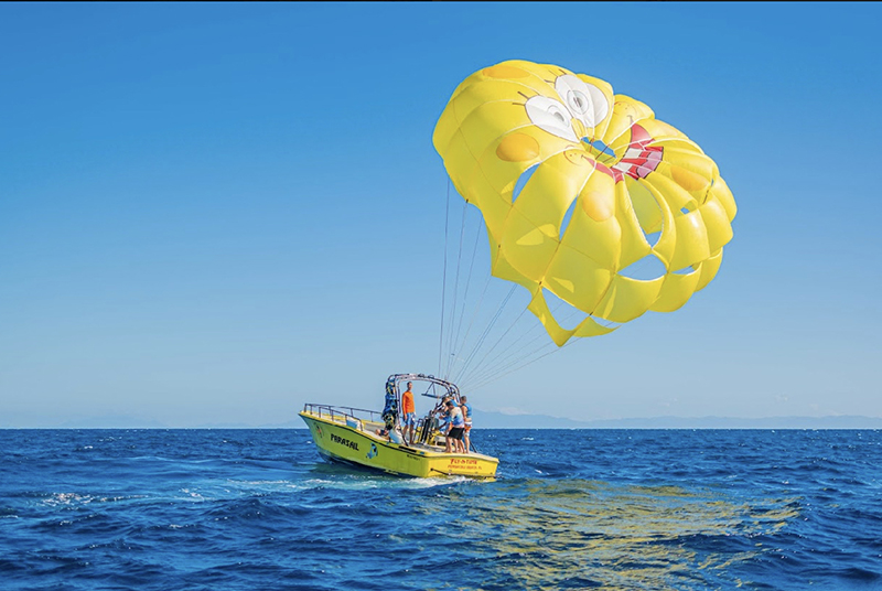 ROATAN PARASAILLING ADVENTURES AND BEACH BREAK image 1